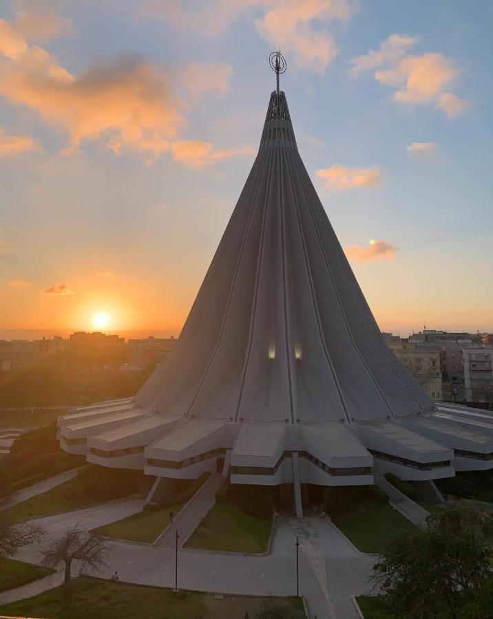 Maryam23 Syracuse